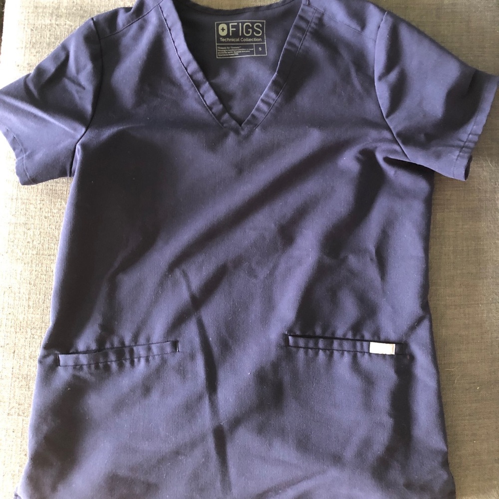 3 pocket casma scrub top, navy size small
